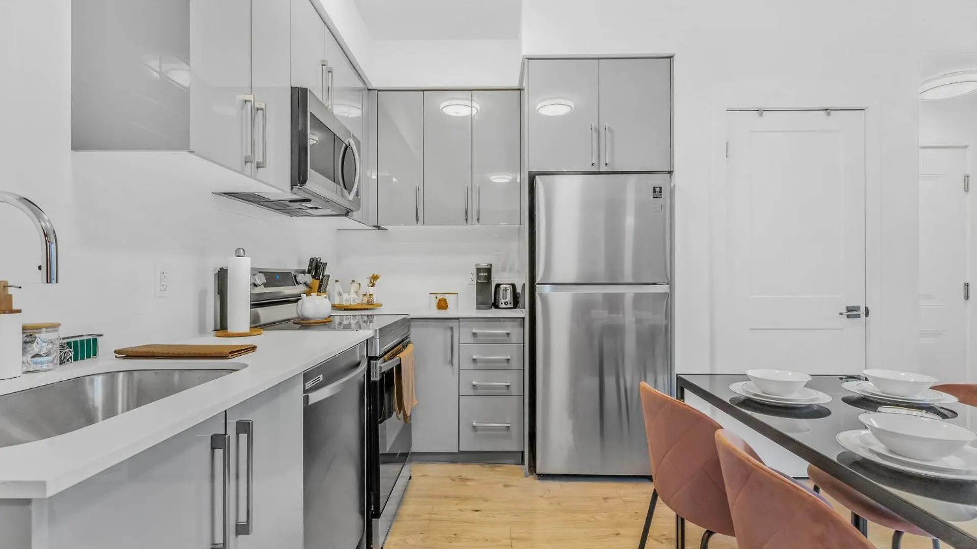 Vibrant 2Br Gateway With Free Parking & 7 Mins To The Falls شلالات نياغارا